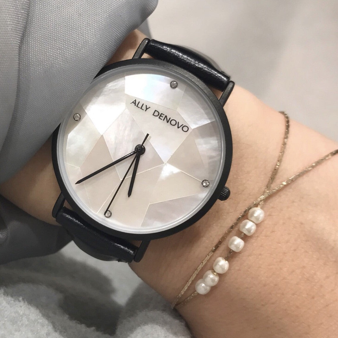 Gaia pearl皮革腕錶-白色菱形琉璃黑框黑色真皮錶帶 AF5003.4