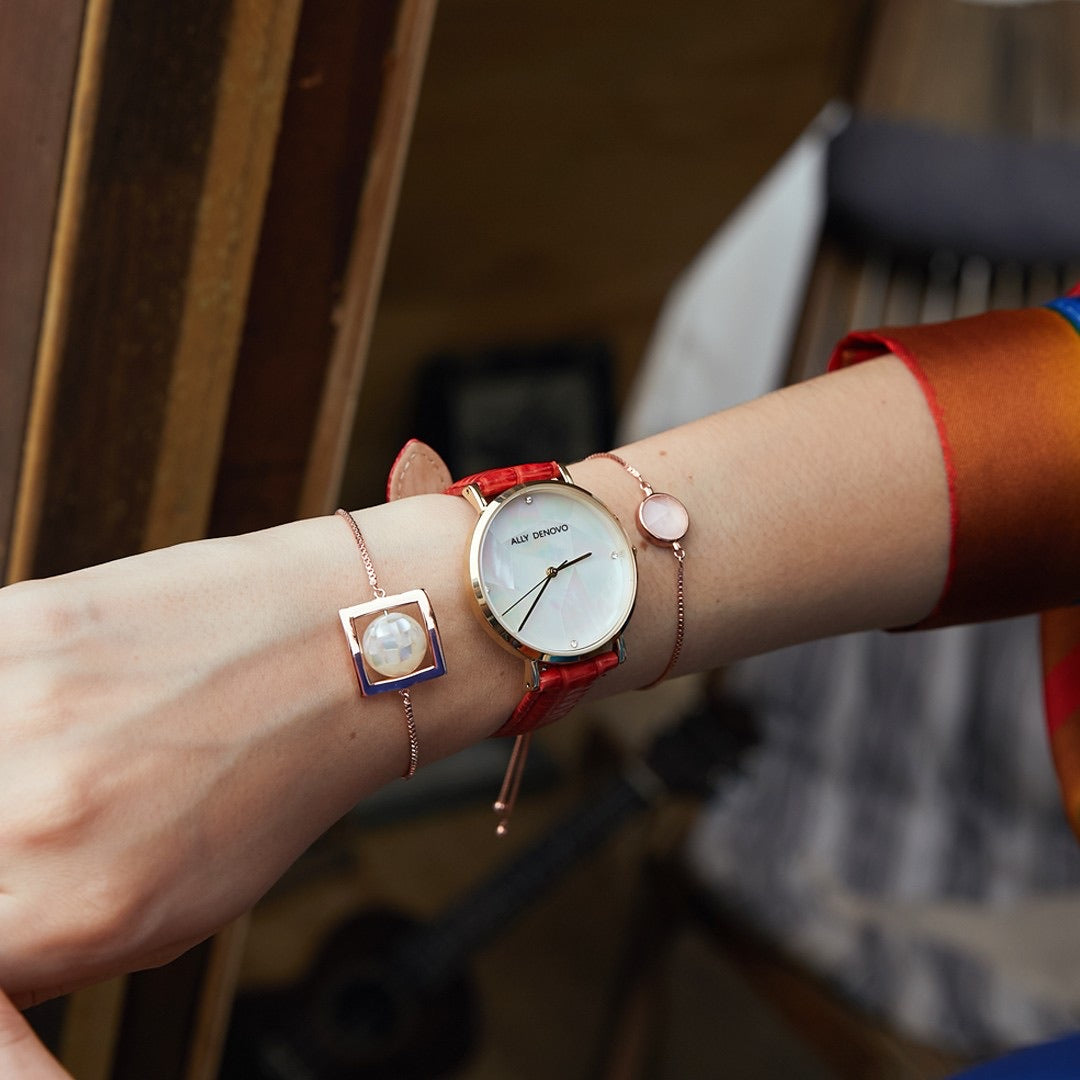 【新上市】Gaia pearl壓仿蛇紋皮革腕錶-白菱形琉璃金框紅色真皮錶帶