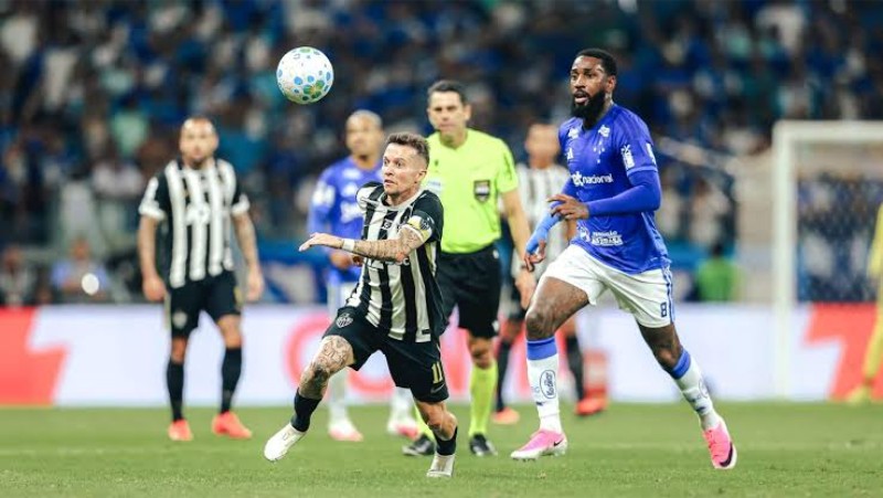 Atletico Mineiro gặp khó trước Cruzeiro